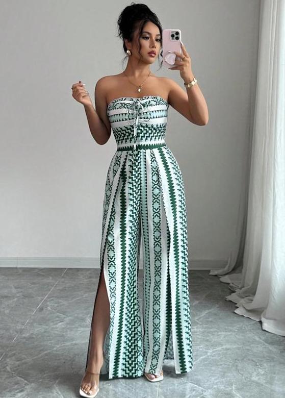 π 50% OFF NOW! π₯ Geometric Jumpsuit with Halter Neckline & Side Slit β Unique print & elastic back β Versatile, perfect for summer parties or resort wear β¨