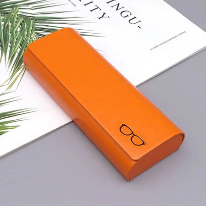 Minimalist Hard Shell Glasses Case with Cleaning Cloth